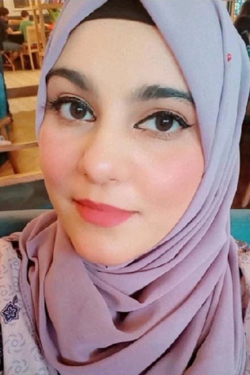 Portrait of Yusra Ayaz, founder of Ledger & Beyond Consultancy